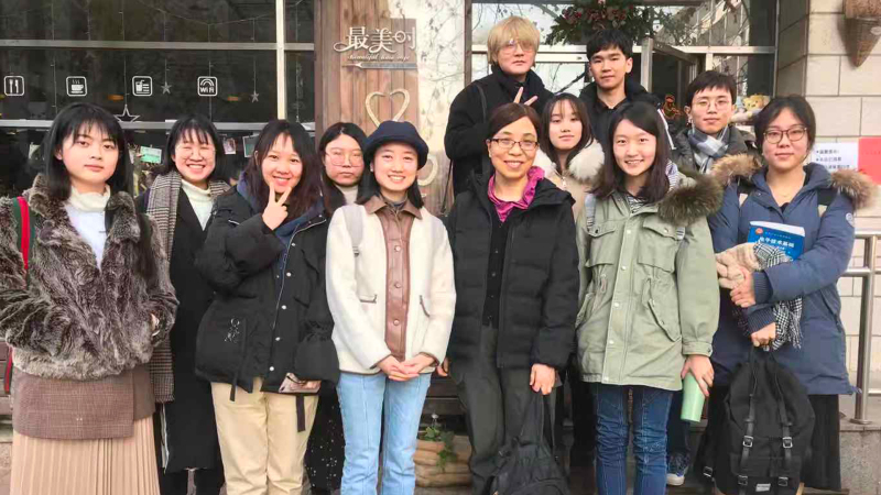 Yaohui Zhao, Siwei Cheng awardee with students