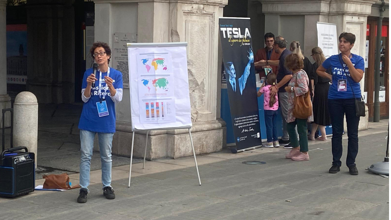 Sara Dalafi presenting at Trieste Next